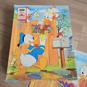 Donald Duck 100-Piece Jigsaw Puzzle - Bright Cartoon Artwork